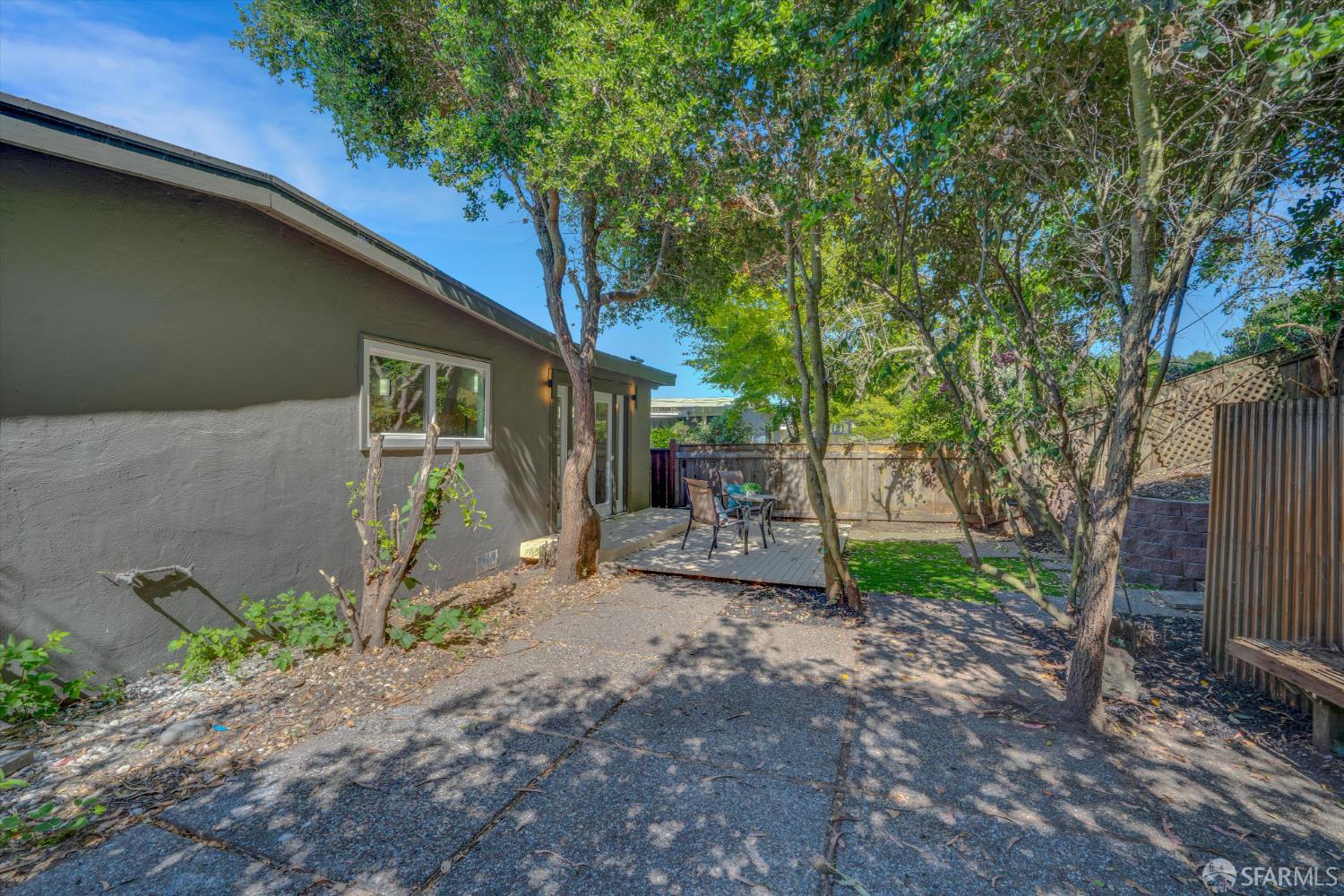 Detail Gallery Image 35 of 42 For 4330 Jana Vista Rd, El Sobrante,  CA 94803 - 3 Beds | 2 Baths