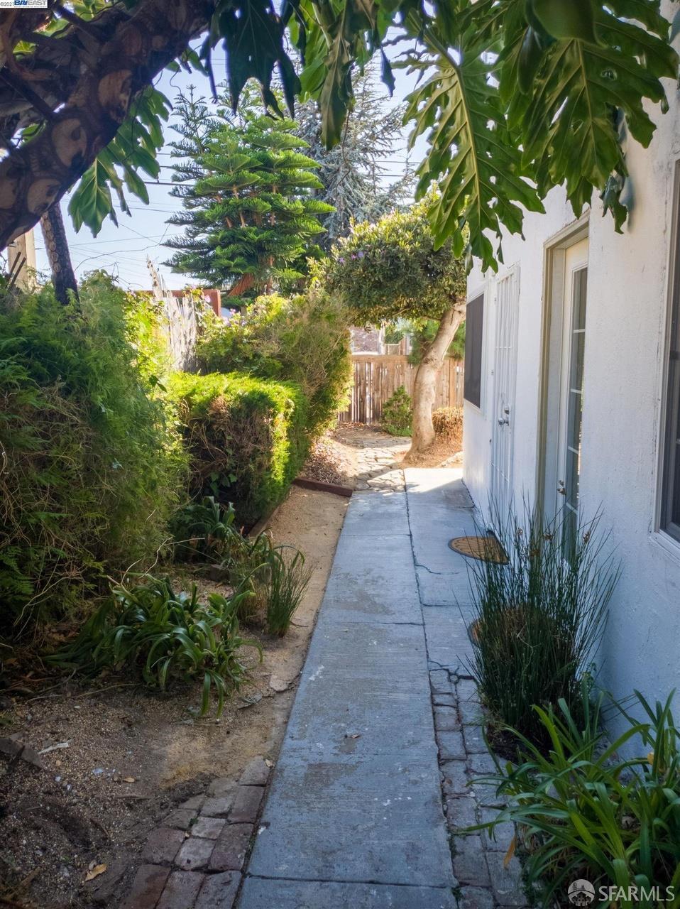 Detail Gallery Image 20 of 25 For 942 41st St, Oakland,  CA 94608 - – Beds | – Baths