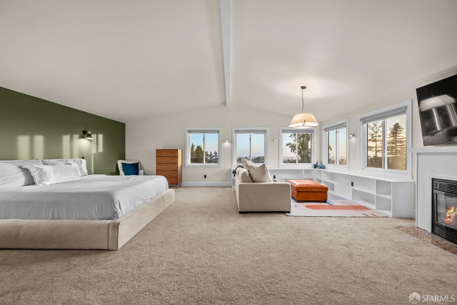 Detail Gallery Image 4 of 53 For 4551 Fairbairn Ave, Oakland,  CA 94619 - 4 Beds | 3 Baths