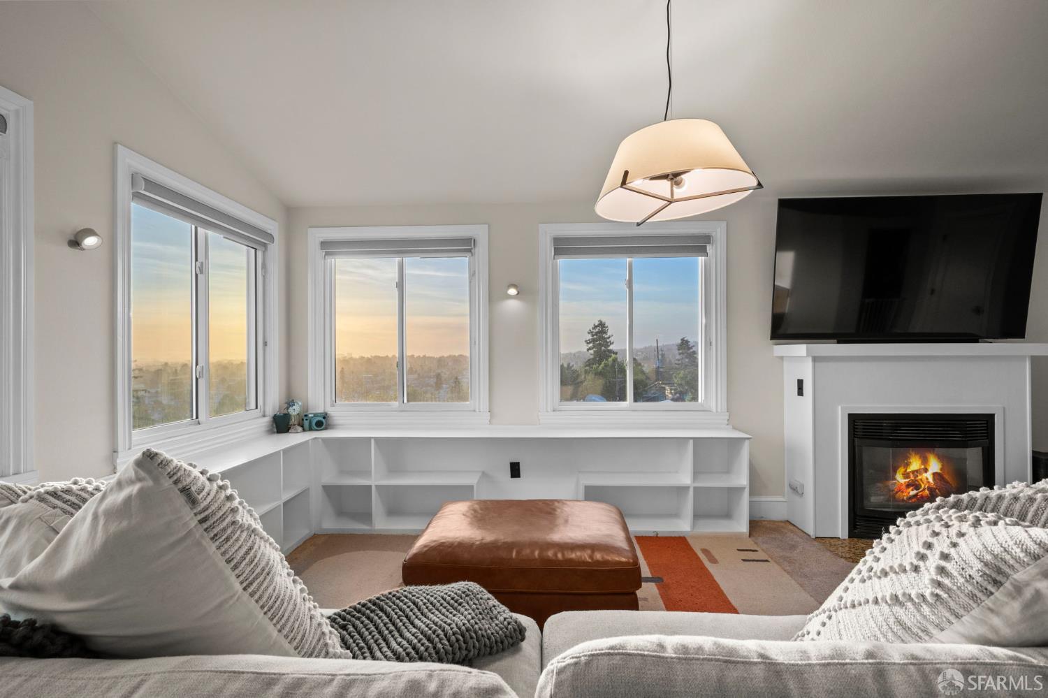 Detail Gallery Image 32 of 53 For 4551 Fairbairn Ave, Oakland,  CA 94619 - 4 Beds | 3 Baths