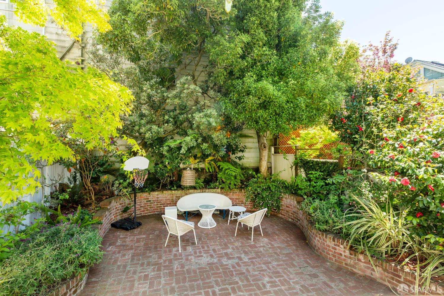 Detail Gallery Image 16 of 37 For 1315 Waller St, San Francisco,  CA 94117 - 5 Beds | 4/2 Baths
