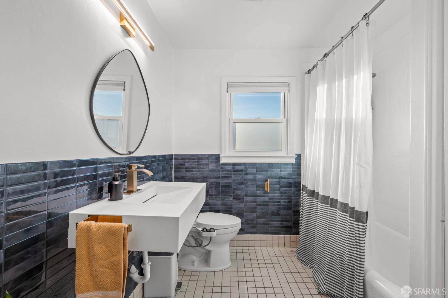 Detail Gallery Image 23 of 53 For 4551 Fairbairn Ave, Oakland,  CA 94619 - 4 Beds | 3 Baths