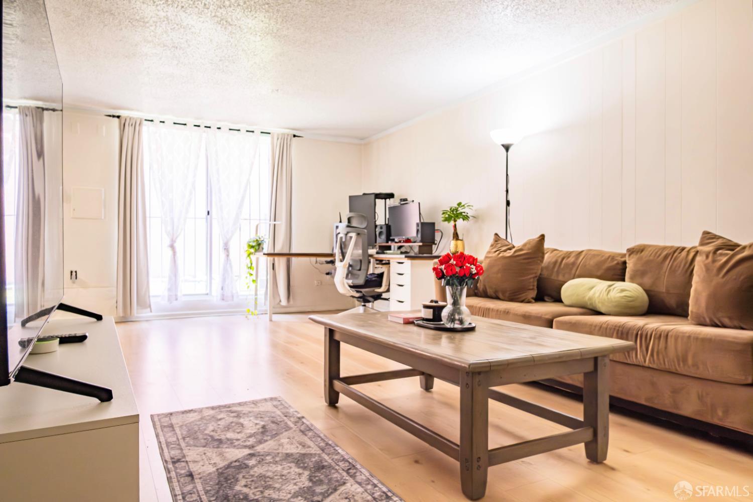 Detail Gallery Image 8 of 12 For 35 Admiral Ave, San Francisco,  CA 94112 - 2 Beds | 1/1 Baths