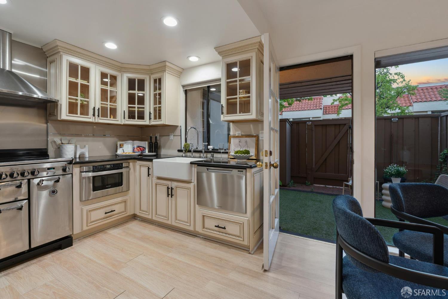 Detail Gallery Image 12 of 36 For 539 Pimlico Ct, Walnut Creek,  CA 94597 - 2 Beds | 2/1 Baths