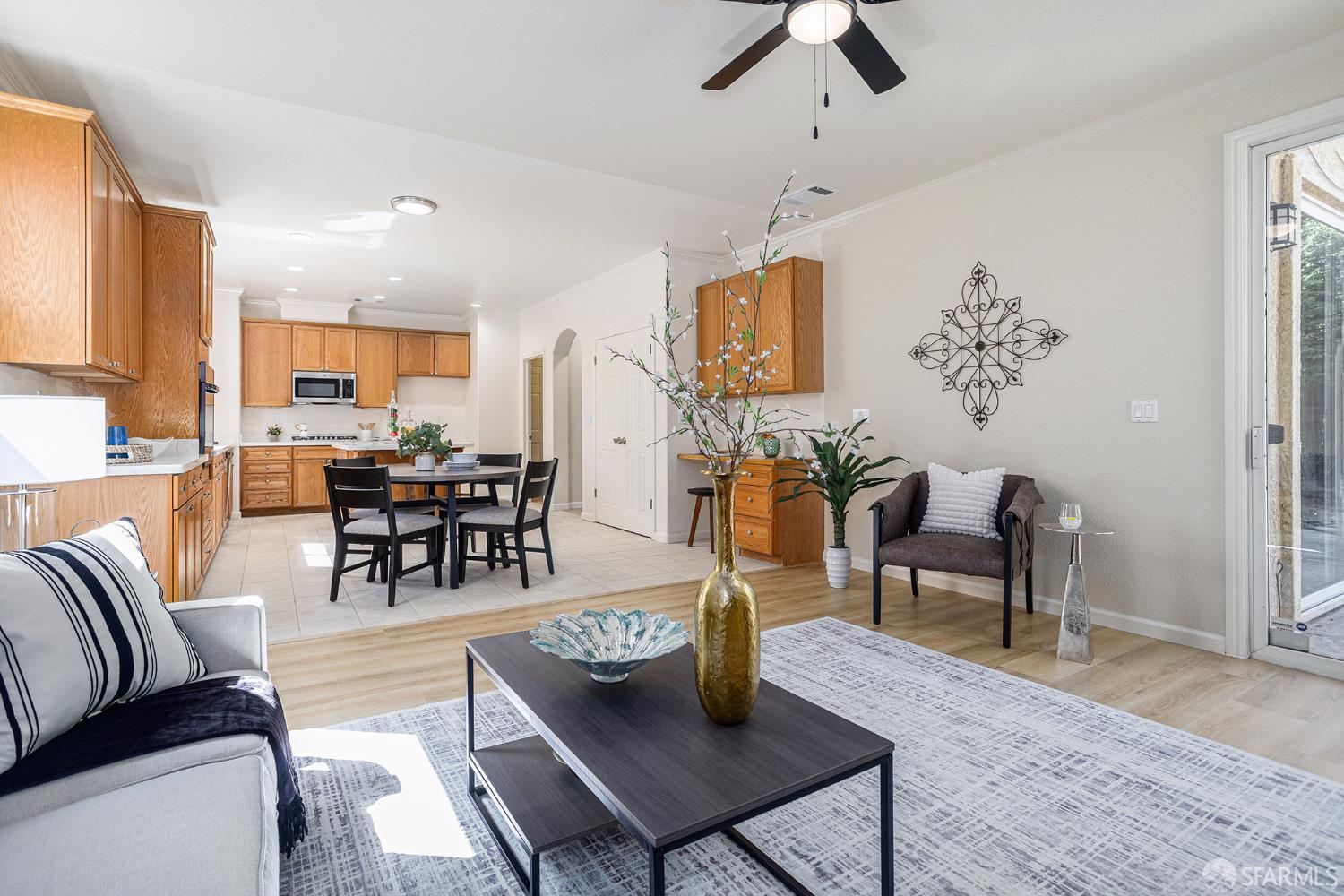 Detail Gallery Image 13 of 44 For 1845 Kern Mountain Way, Antioch,  CA 94531 - 5 Beds | 2/1 Baths