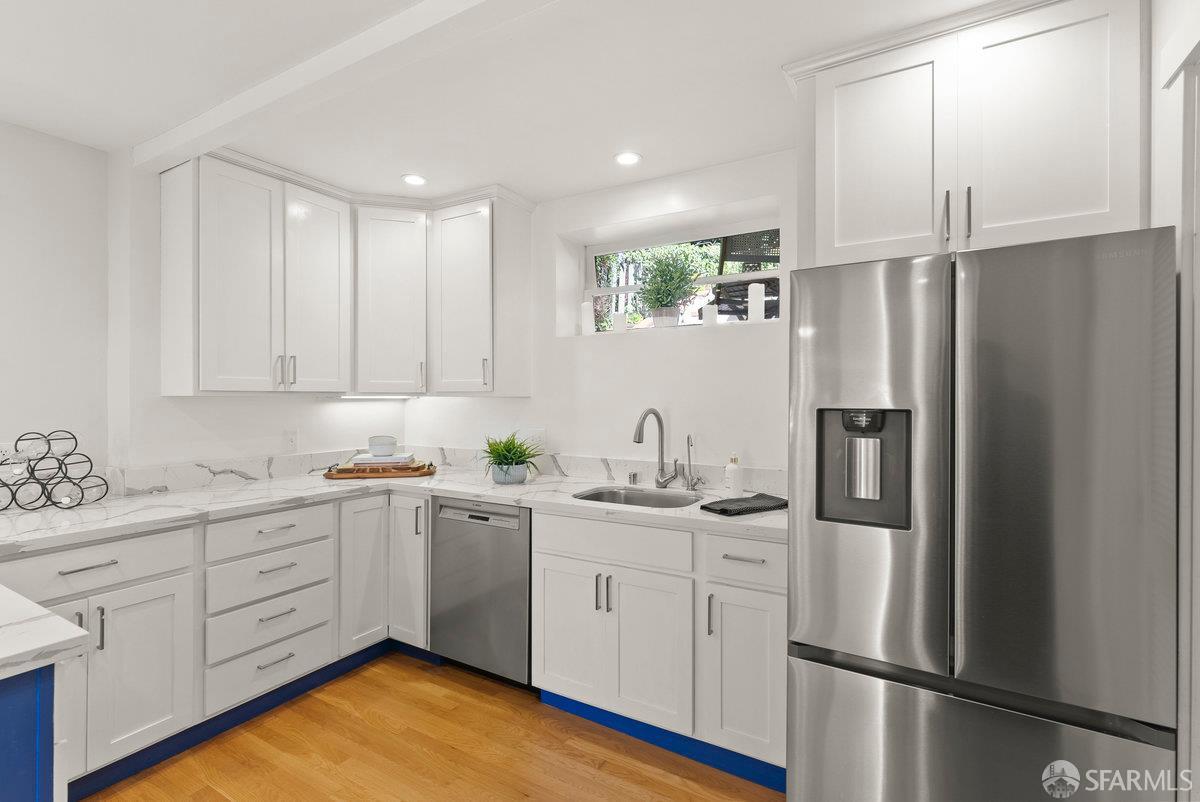 Detail Gallery Image 8 of 24 For 9018 Skyline Blvd, Oakland,  CA 94611 - 3 Beds | 2 Baths