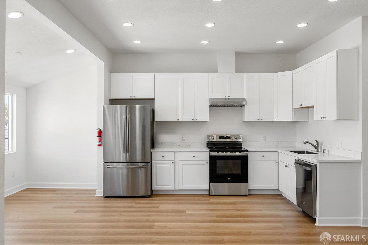 Detail Gallery Image 3 of 30 For 594 Vermont St, San Francisco,  CA 94107 - 3 Beds | 2/1 Baths