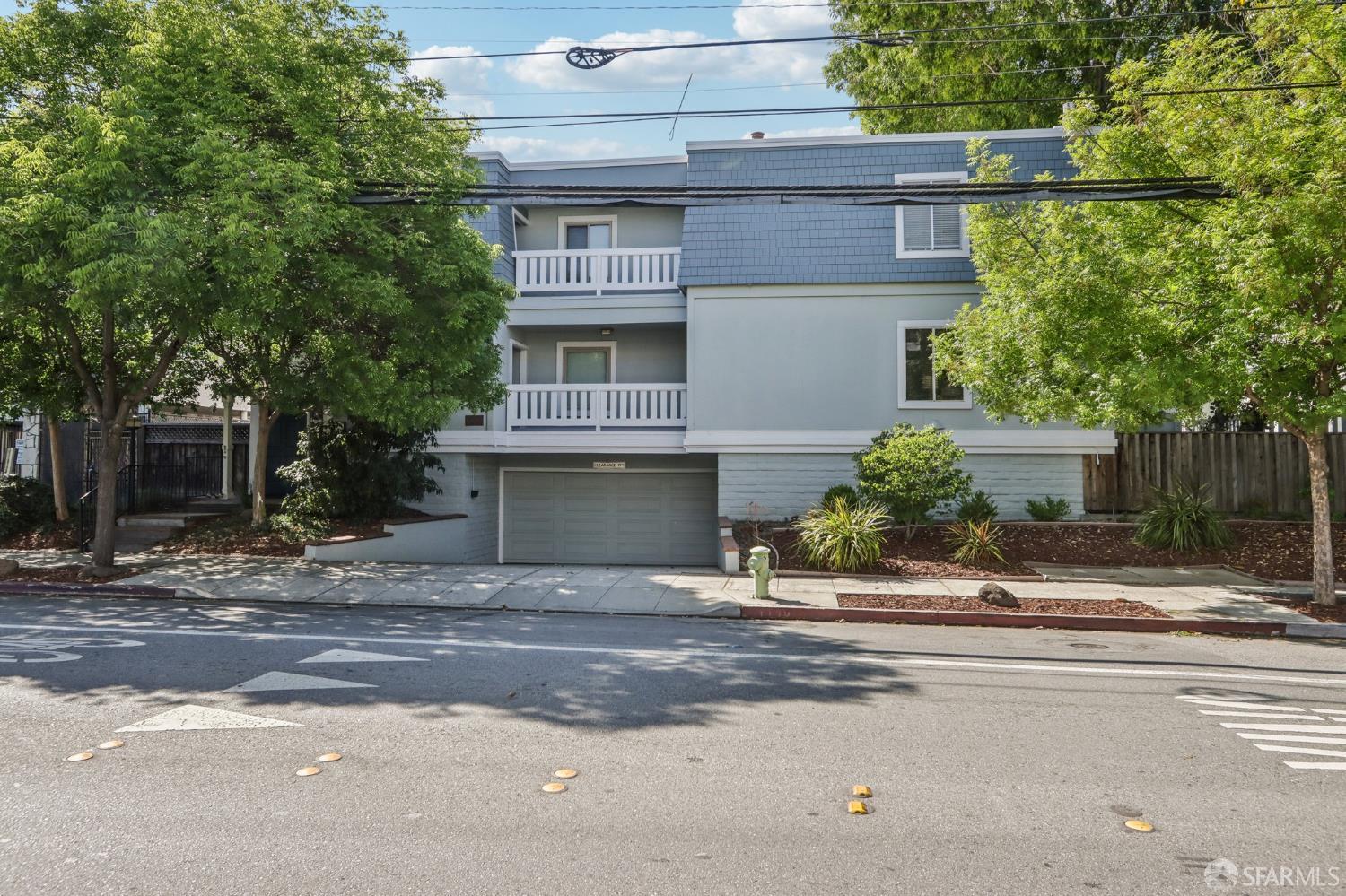 Detail Gallery Image 3 of 35 For 1140 Whipple Ave #21,  Redwood City,  CA 94062 - 2 Beds | 1 Baths