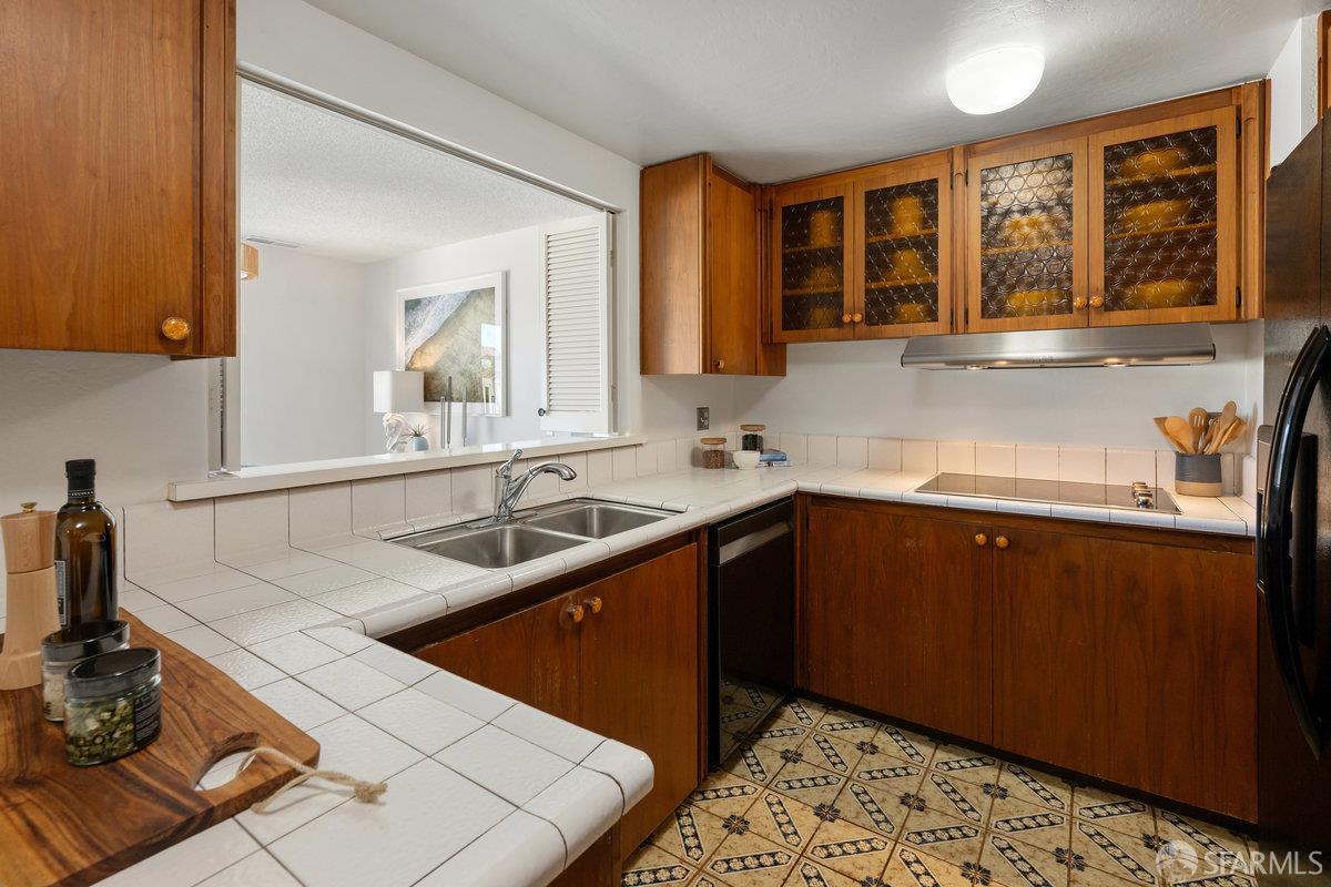 Detail Gallery Image 13 of 76 For 2691 Sean Ct, South San Francisco,  CA 94080 - 4 Beds | 2/1 Baths