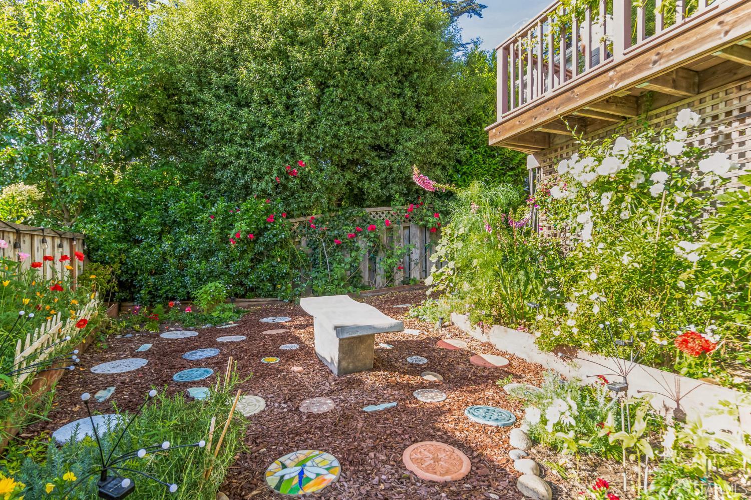 Detail Gallery Image 18 of 24 For 9018 Skyline Blvd, Oakland,  CA 94611 - 3 Beds | 2 Baths