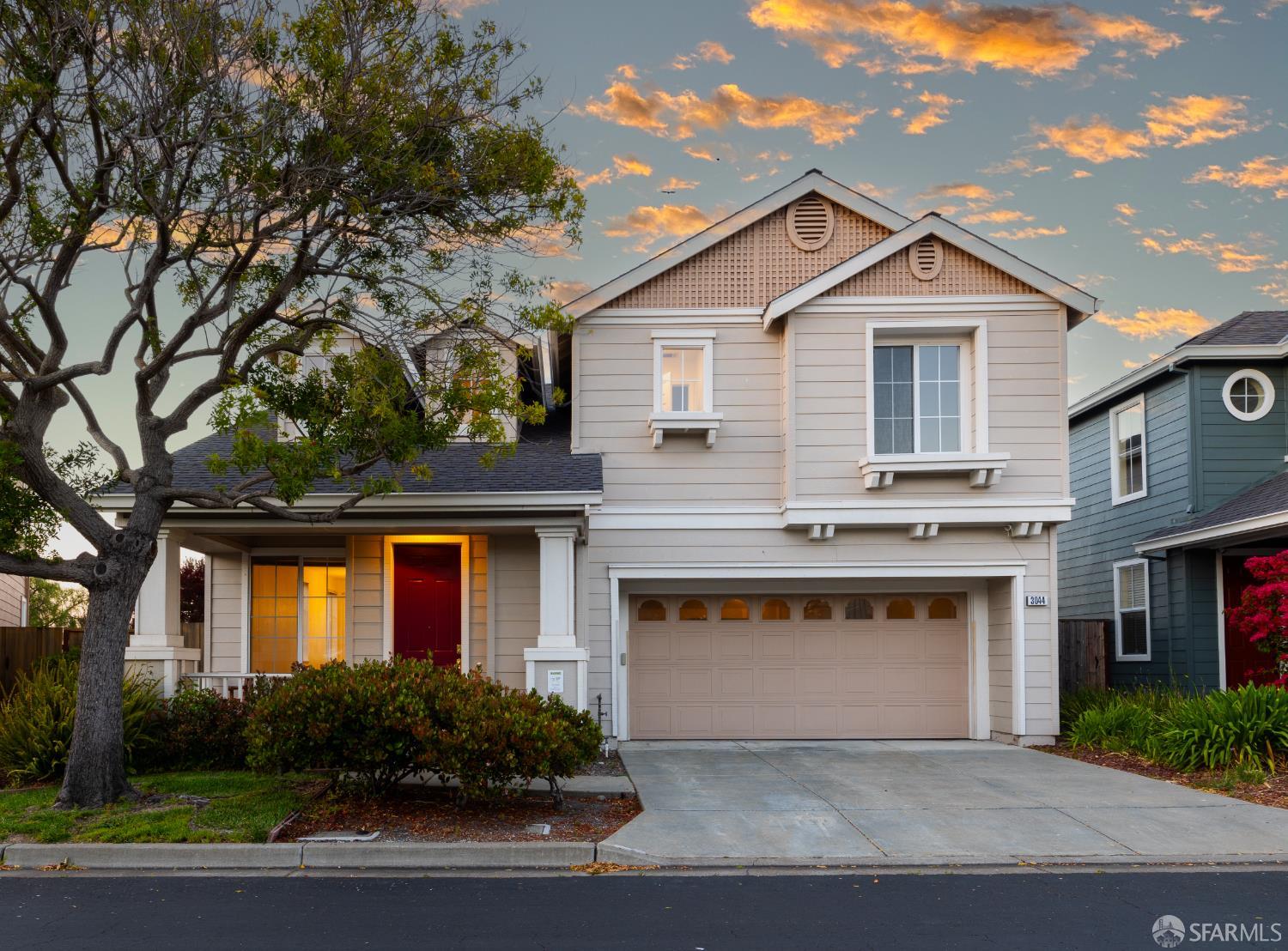 Detail Gallery Image 1 of 8 For 3044 Whisperwave Cir, Redwood City,  CA 94065 - 4 Beds | 2/1 Baths