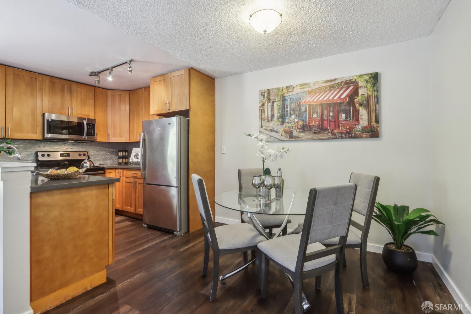 Detail Gallery Image 12 of 35 For 1140 Whipple Ave #21,  Redwood City,  CA 94062 - 2 Beds | 1 Baths