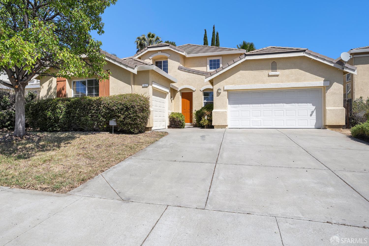 Detail Gallery Image 3 of 44 For 1845 Kern Mountain Way, Antioch,  CA 94531 - 5 Beds | 2/1 Baths