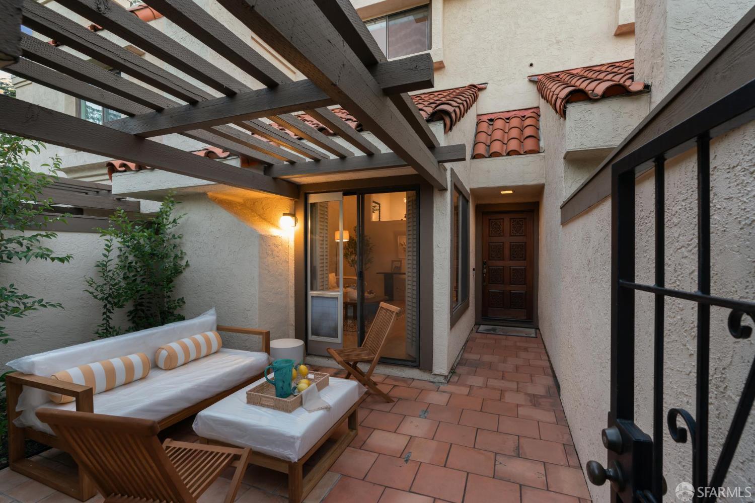 Detail Gallery Image 9 of 36 For 539 Pimlico Ct, Walnut Creek,  CA 94597 - 2 Beds | 2/1 Baths