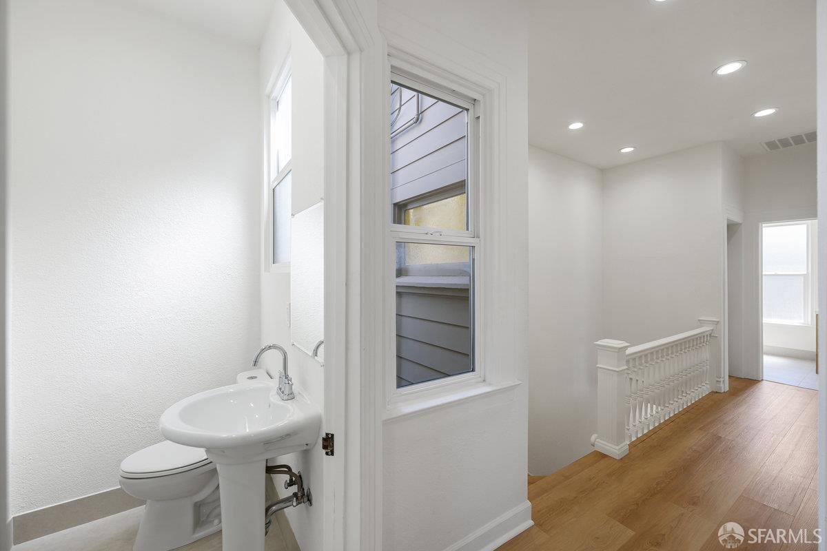 Detail Gallery Image 11 of 30 For 594 Vermont St, San Francisco,  CA 94107 - 3 Beds | 2/1 Baths