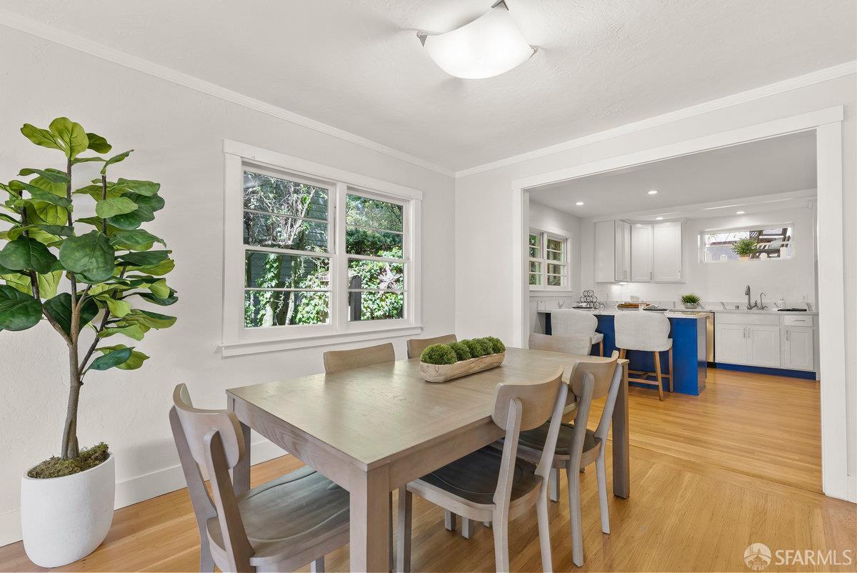 Detail Gallery Image 6 of 24 For 9018 Skyline Blvd, Oakland,  CA 94611 - 3 Beds | 2 Baths
