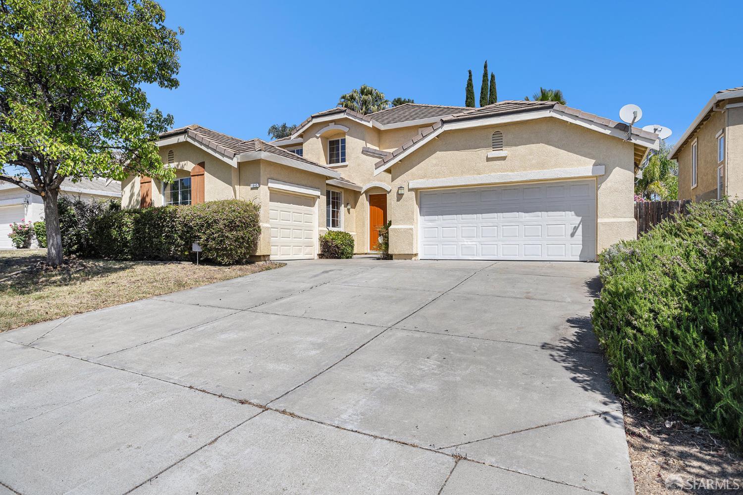 Detail Gallery Image 1 of 44 For 1845 Kern Mountain Way, Antioch,  CA 94531 - 5 Beds | 2/1 Baths