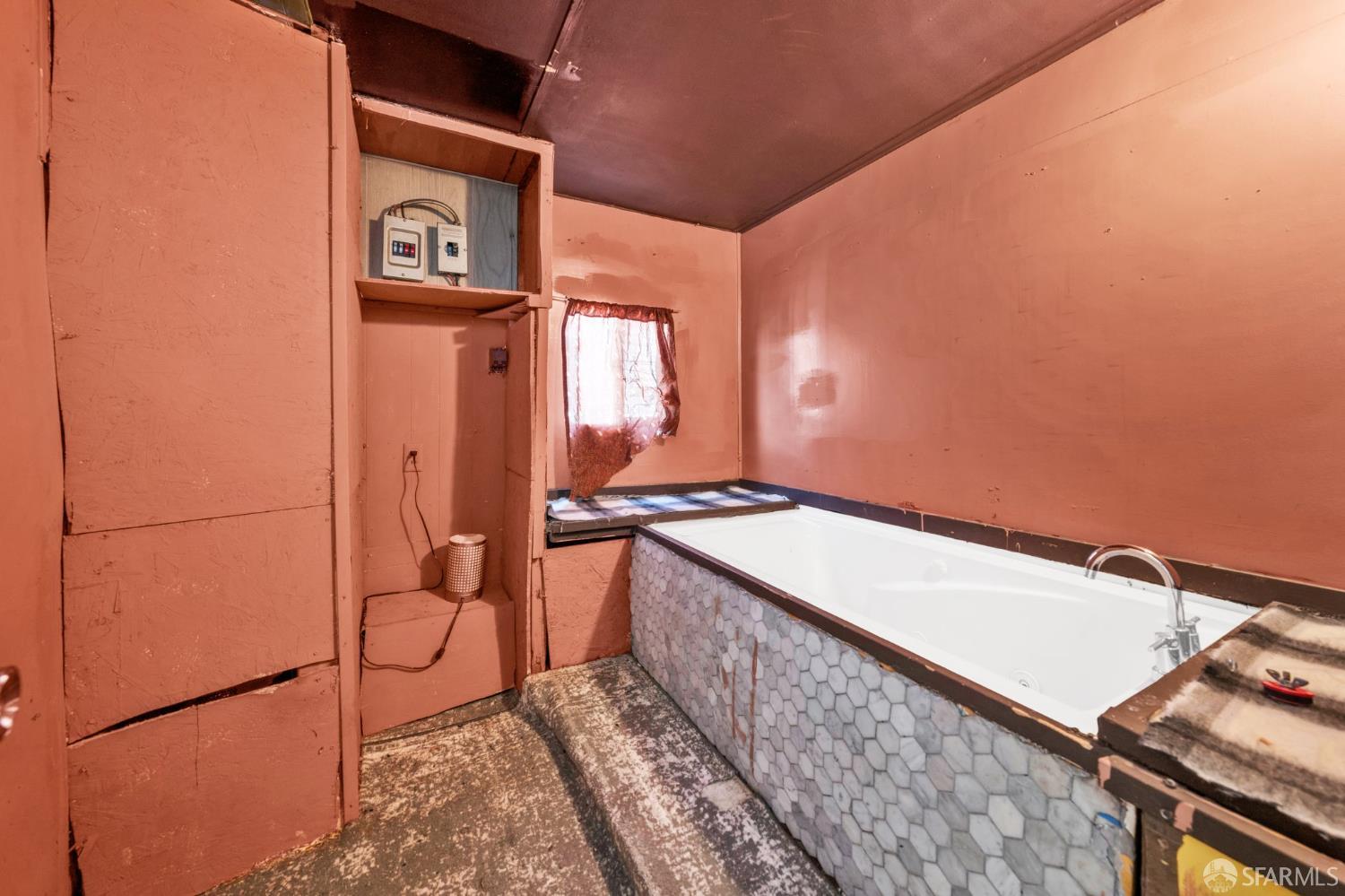Detail Gallery Image 7 of 19 For 3499 E Bayshore Rd, Redwood City,  CA 94063 - 3 Beds | 1 Baths
