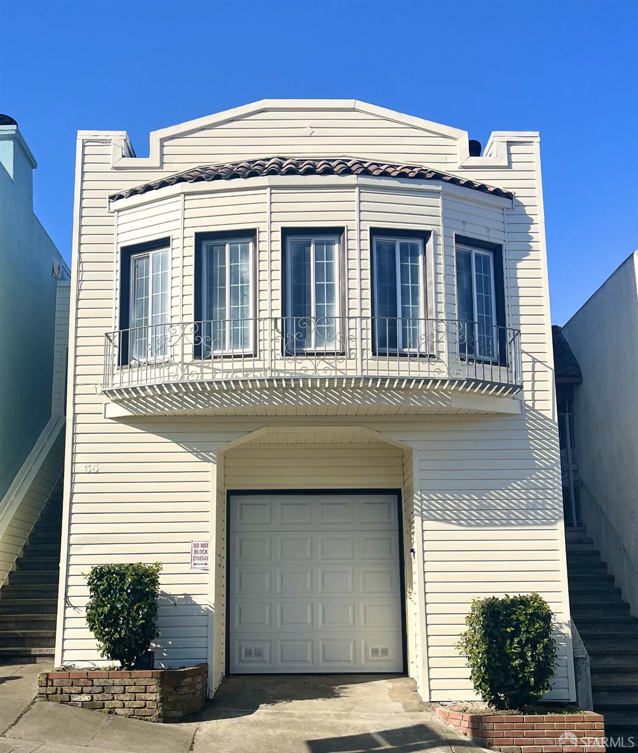 Detail Gallery Image 1 of 12 For 35 Admiral Ave, San Francisco,  CA 94112 - 2 Beds | 1/1 Baths