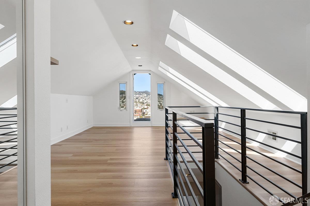 Detail Gallery Image 24 of 30 For 594 Vermont St, San Francisco,  CA 94107 - 3 Beds | 2/1 Baths