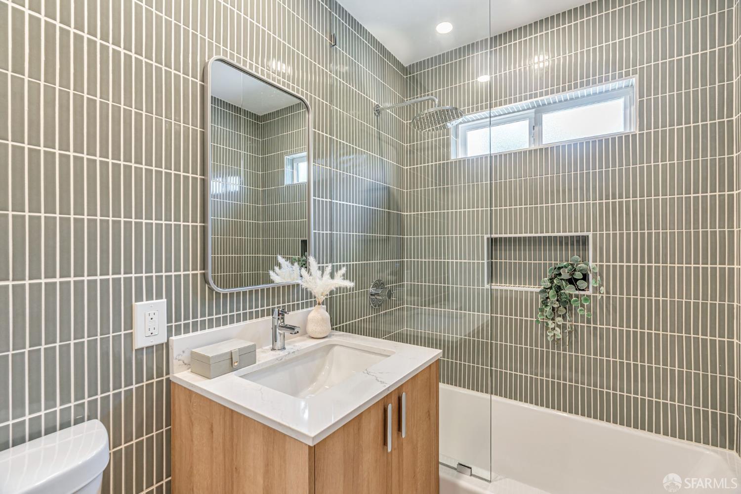 Detail Gallery Image 15 of 46 For 115 Gladeview Way, San Francisco,  CA 94131 - 4 Beds | 3 Baths