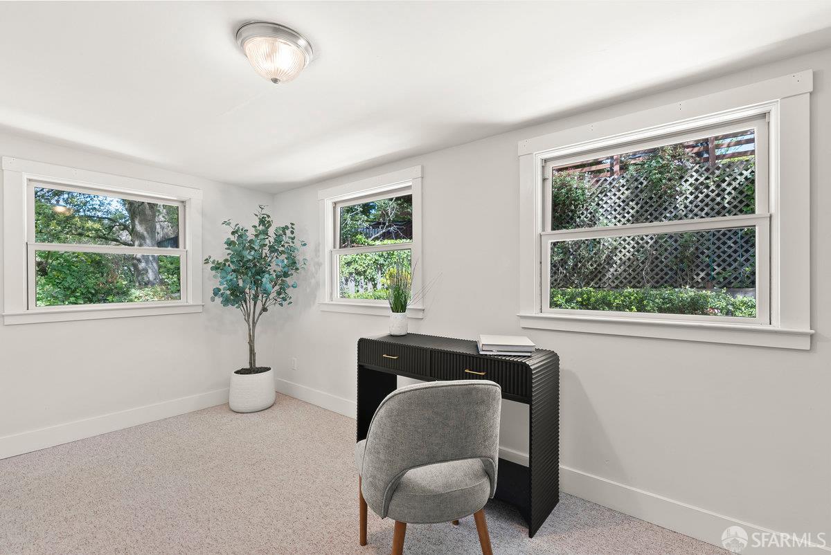 Detail Gallery Image 13 of 24 For 9018 Skyline Blvd, Oakland,  CA 94611 - 3 Beds | 2 Baths