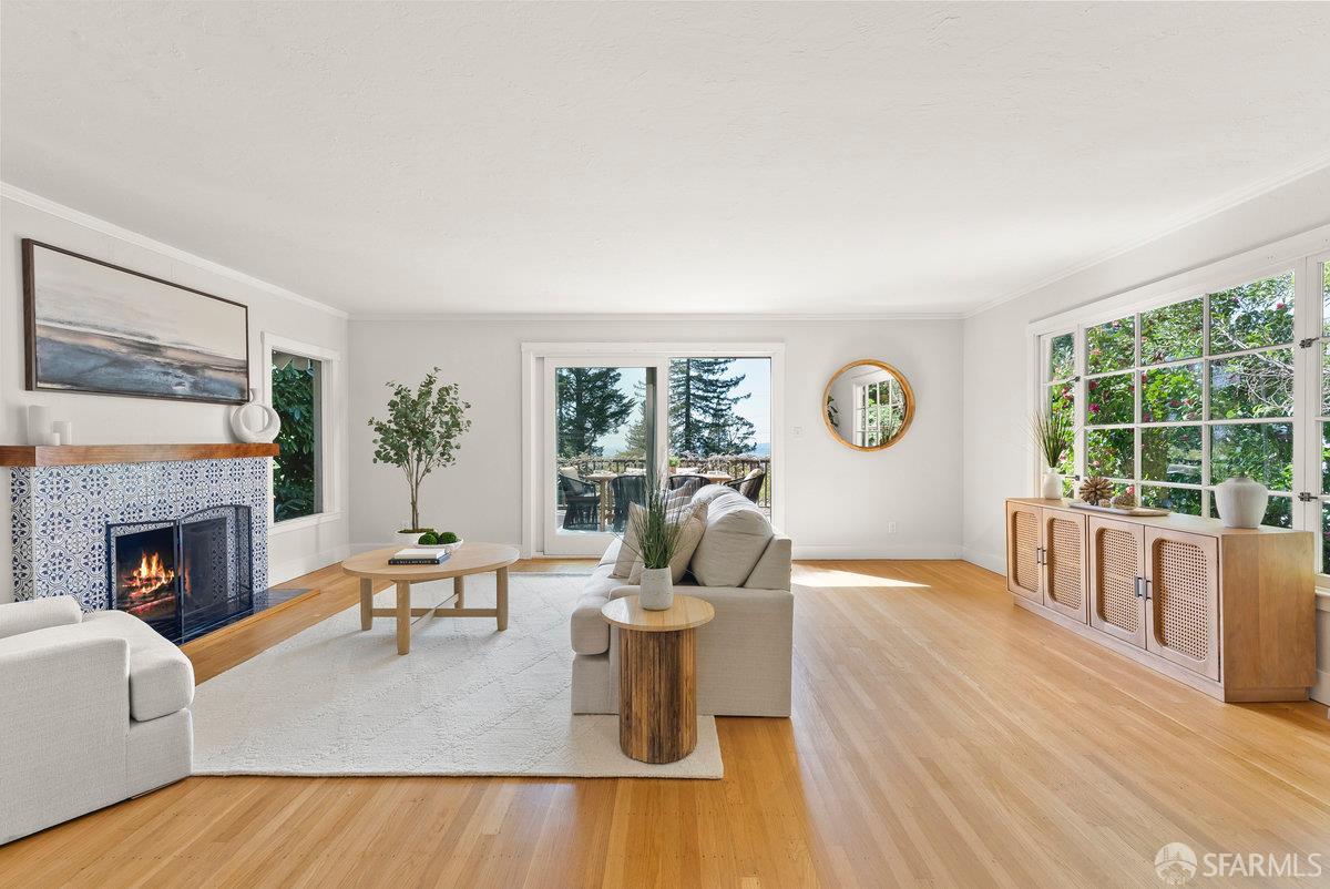 Detail Gallery Image 15 of 24 For 9018 Skyline Blvd, Oakland,  CA 94611 - 3 Beds | 2 Baths