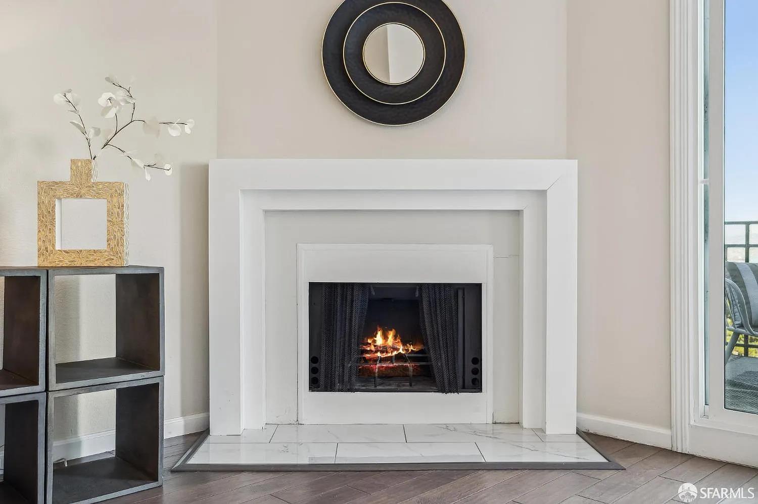 Detail Gallery Image 3 of 20 For 2 Hawkins Ln, San Francisco,  CA 94124 - 3 Beds | 2 Baths