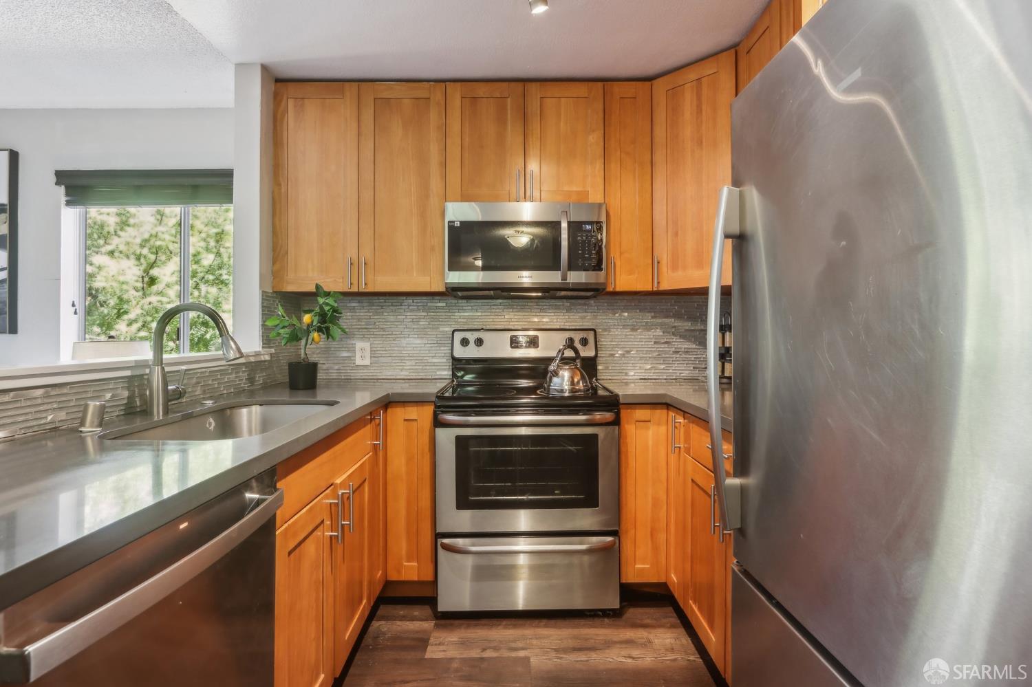 Detail Gallery Image 17 of 35 For 1140 Whipple Ave #21,  Redwood City,  CA 94062 - 2 Beds | 1 Baths