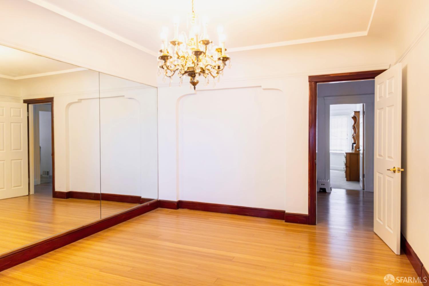 Detail Gallery Image 3 of 12 For 35 Admiral Ave, San Francisco,  CA 94112 - 2 Beds | 1/1 Baths