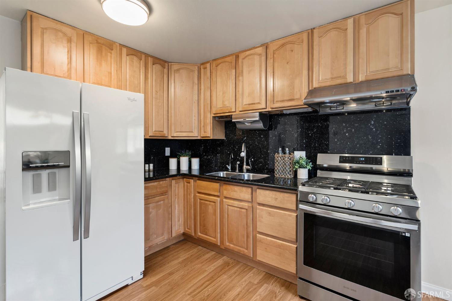 Detail Gallery Image 11 of 24 For 1015 Sunnyside Dr, South San Francisco,  CA 94080 - 3 Beds | 2 Baths