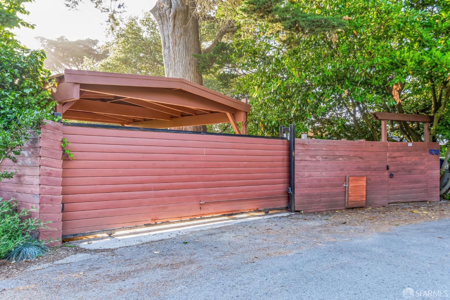 Detail Gallery Image 21 of 24 For 9018 Skyline Blvd, Oakland,  CA 94611 - 3 Beds | 2 Baths
