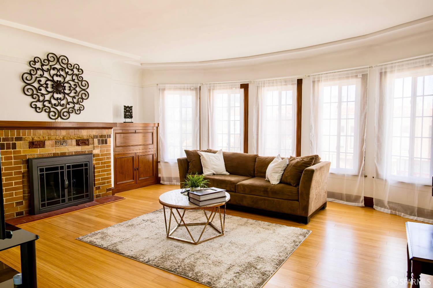 Detail Gallery Image 2 of 12 For 35 Admiral Ave, San Francisco,  CA 94112 - 2 Beds | 1/1 Baths