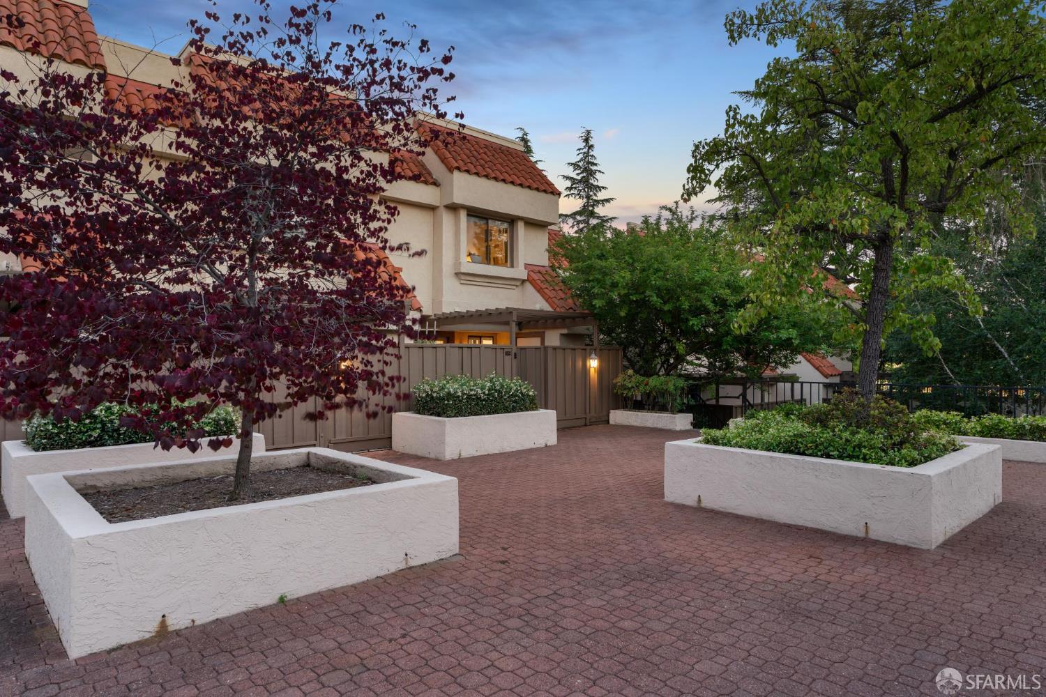 Detail Gallery Image 21 of 36 For 539 Pimlico Ct, Walnut Creek,  CA 94597 - 2 Beds | 2/1 Baths