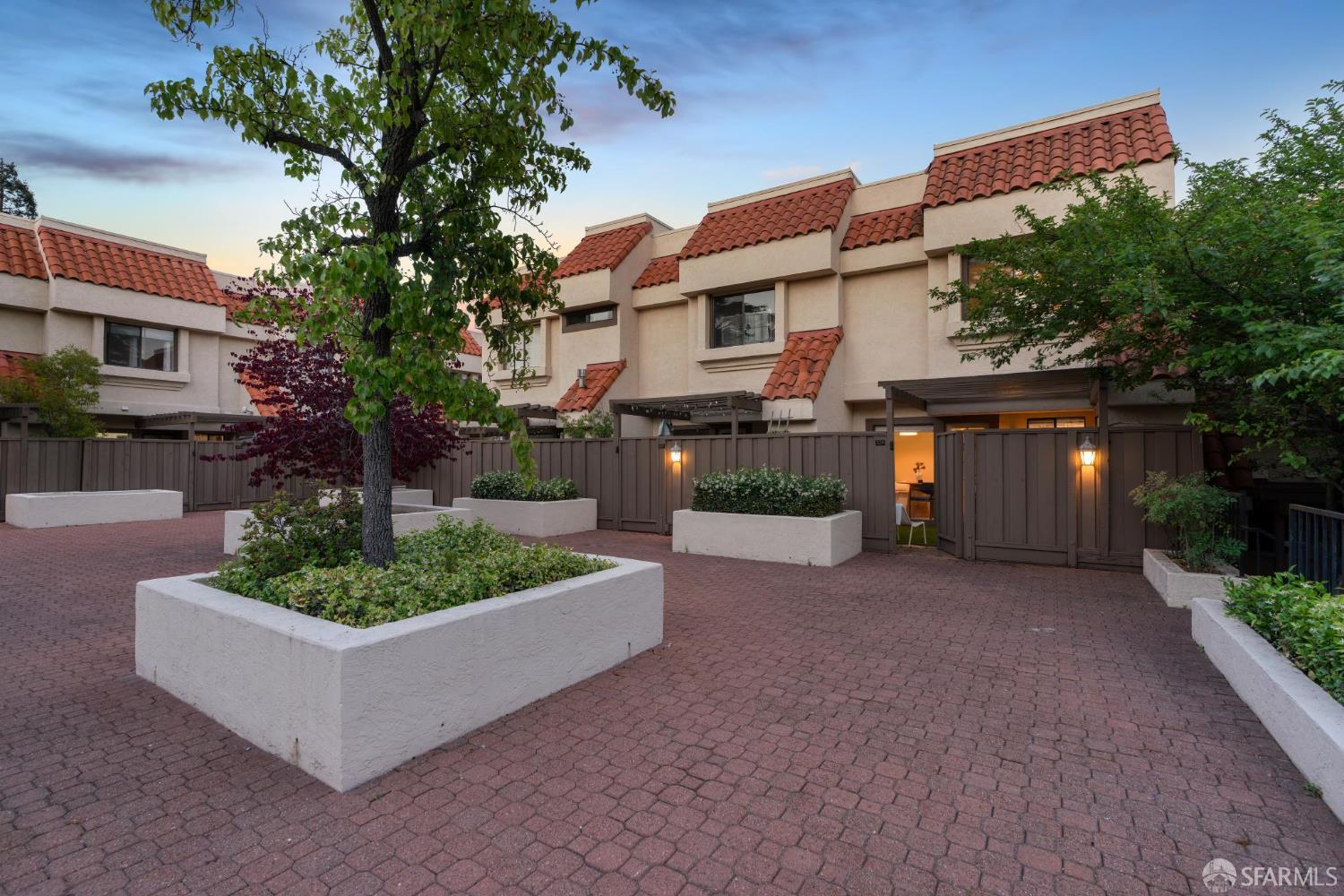 Detail Gallery Image 24 of 36 For 539 Pimlico Ct, Walnut Creek,  CA 94597 - 2 Beds | 2/1 Baths
