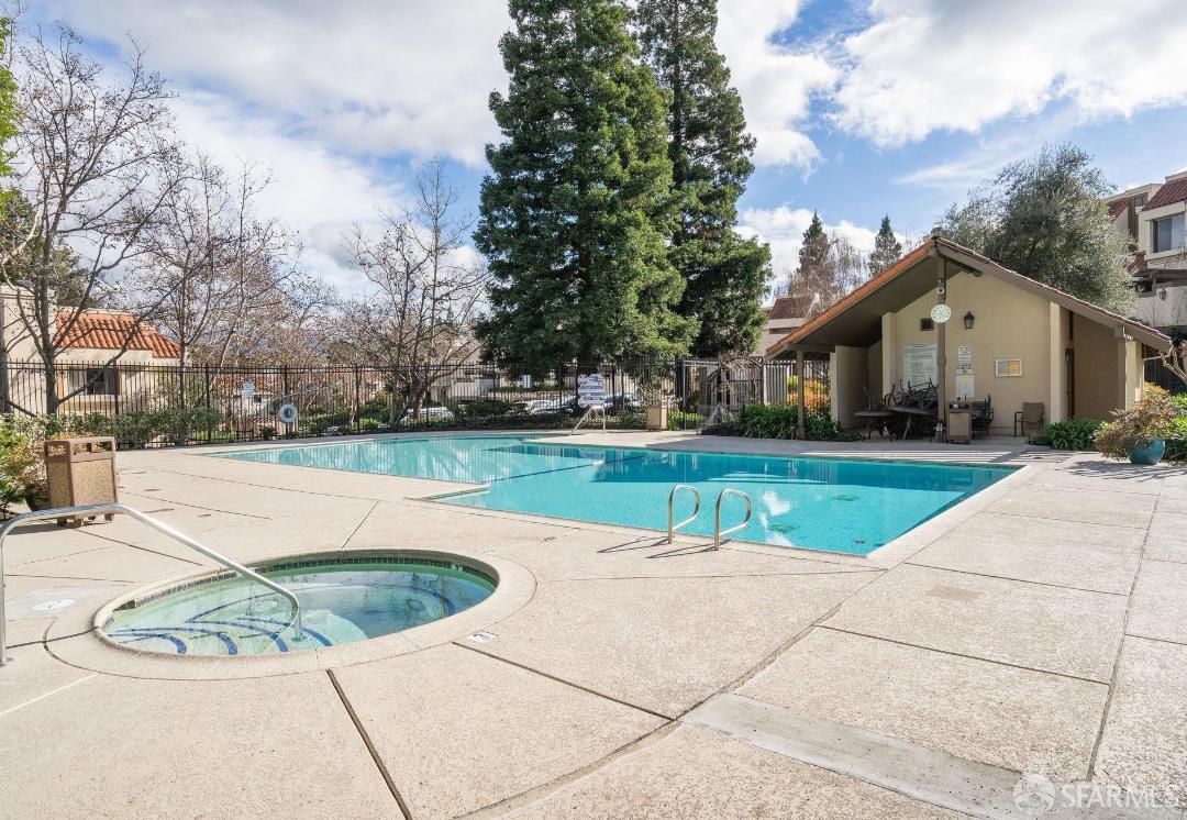 Detail Gallery Image 31 of 36 For 539 Pimlico Ct, Walnut Creek,  CA 94597 - 2 Beds | 2/1 Baths