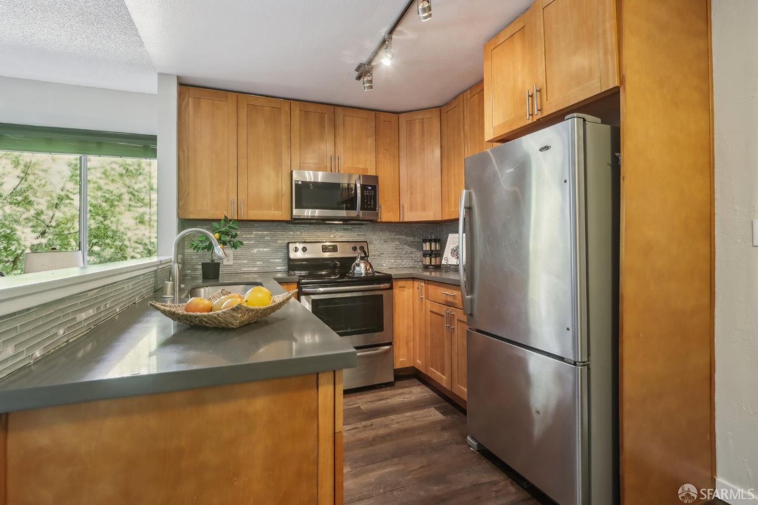 Detail Gallery Image 16 of 35 For 1140 Whipple Ave #21,  Redwood City,  CA 94062 - 2 Beds | 1 Baths