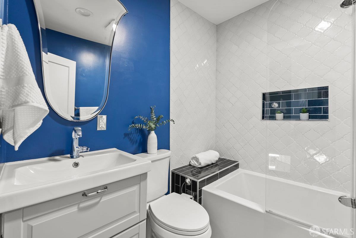 Detail Gallery Image 11 of 24 For 9018 Skyline Blvd, Oakland,  CA 94611 - 3 Beds | 2 Baths
