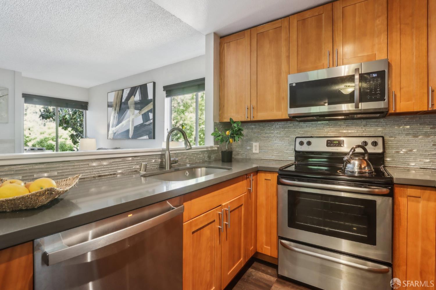 Detail Gallery Image 18 of 35 For 1140 Whipple Ave #21,  Redwood City,  CA 94062 - 2 Beds | 1 Baths