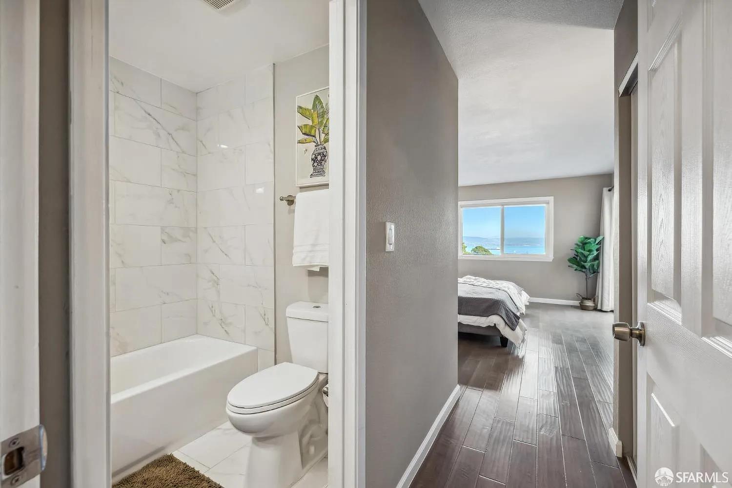 Detail Gallery Image 10 of 20 For 2 Hawkins Ln, San Francisco,  CA 94124 - 3 Beds | 2 Baths