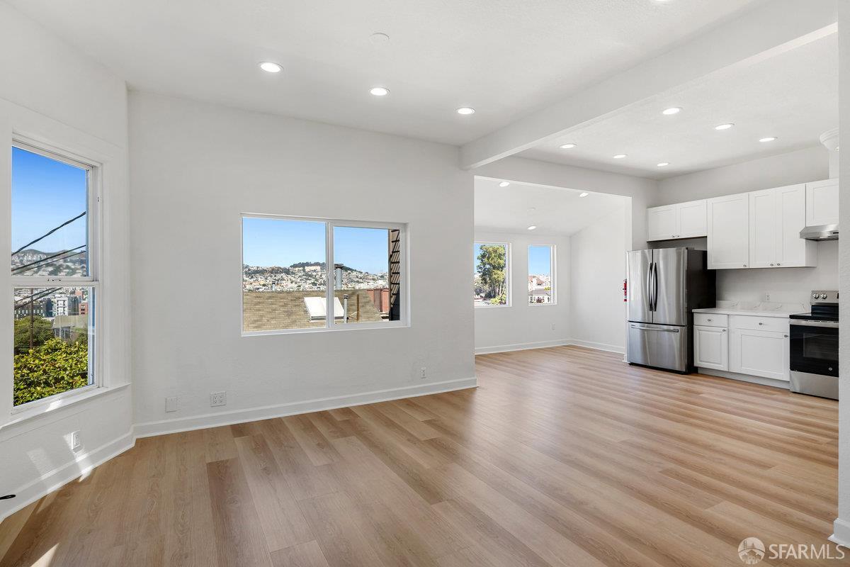 Detail Gallery Image 1 of 30 For 594 Vermont St, San Francisco,  CA 94107 - 3 Beds | 2/1 Baths