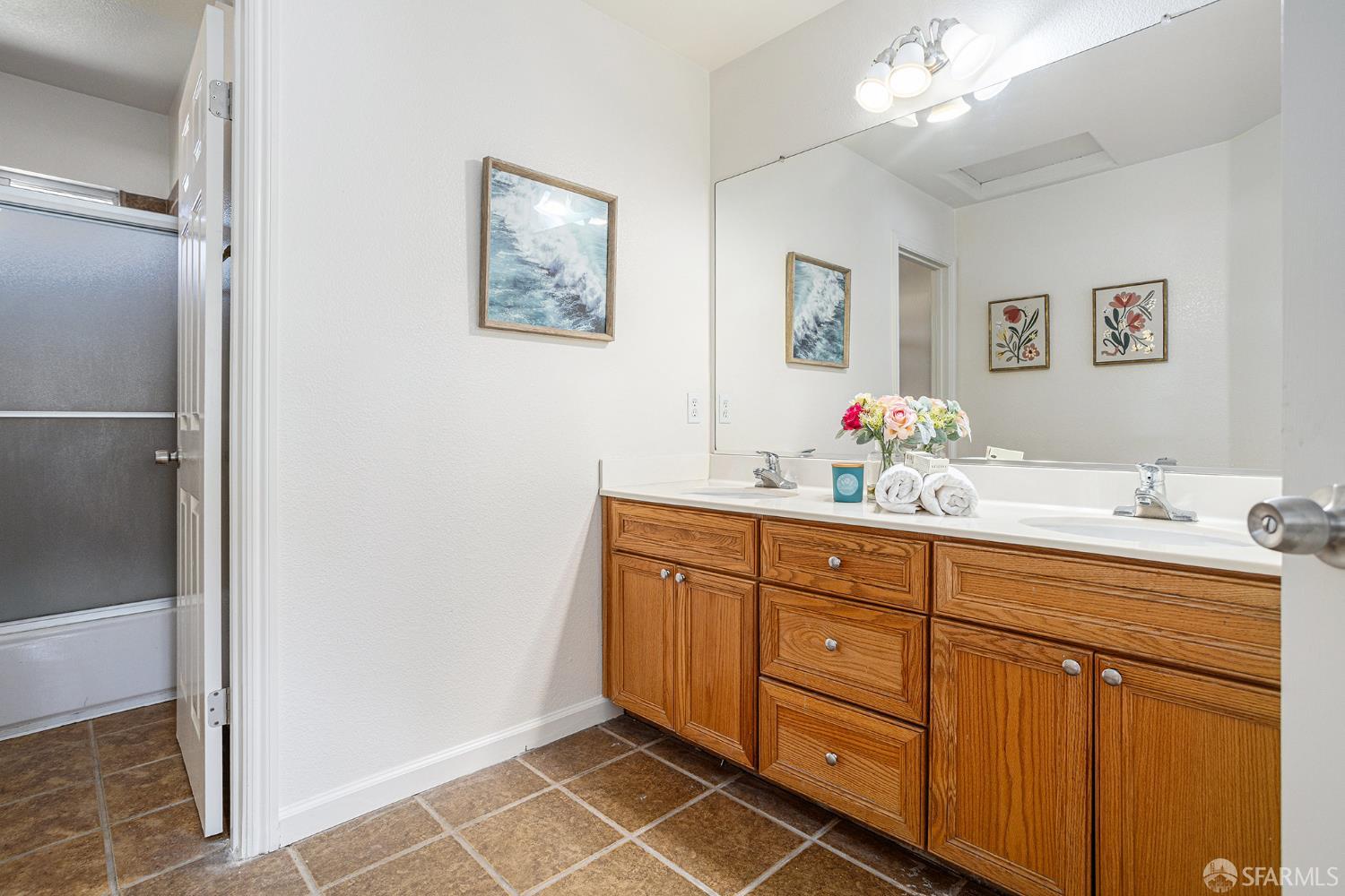 Detail Gallery Image 30 of 44 For 1845 Kern Mountain Way, Antioch,  CA 94531 - 5 Beds | 2/1 Baths