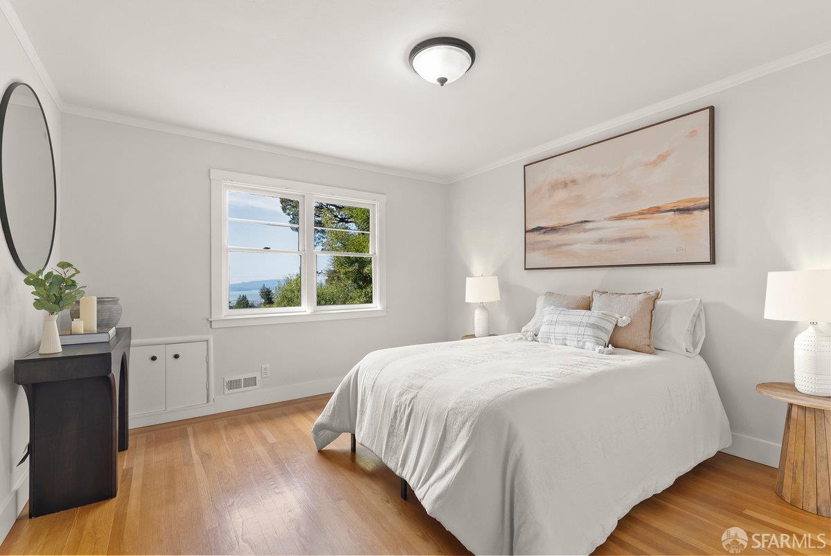 Detail Gallery Image 12 of 24 For 9018 Skyline Blvd, Oakland,  CA 94611 - 3 Beds | 2 Baths