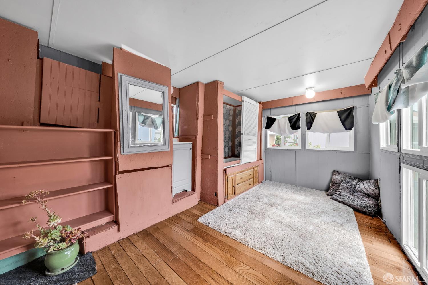 Detail Gallery Image 4 of 19 For 3499 E Bayshore Rd, Redwood City,  CA 94063 - 3 Beds | 1 Baths