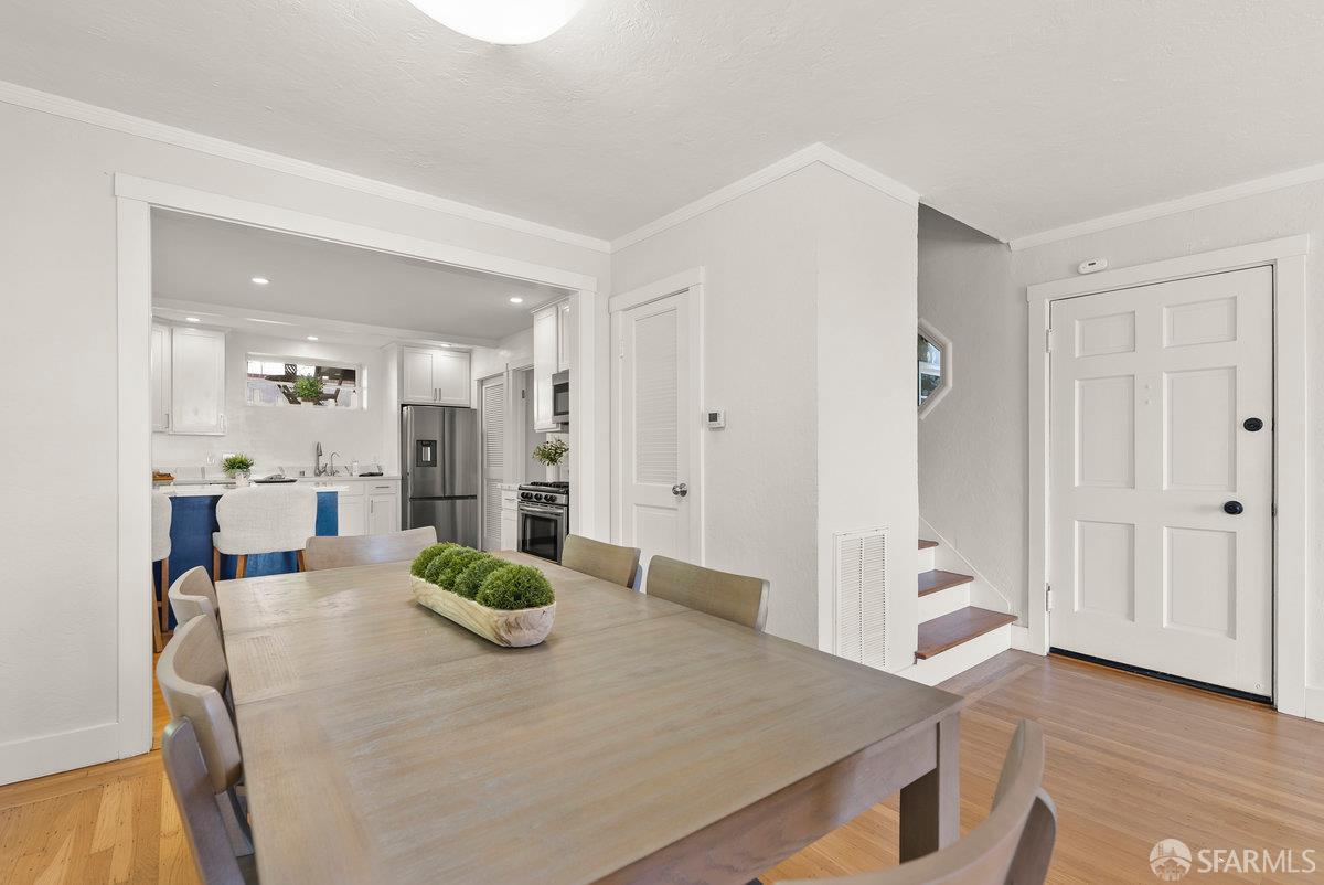 Detail Gallery Image 9 of 24 For 9018 Skyline Blvd, Oakland,  CA 94611 - 3 Beds | 2 Baths