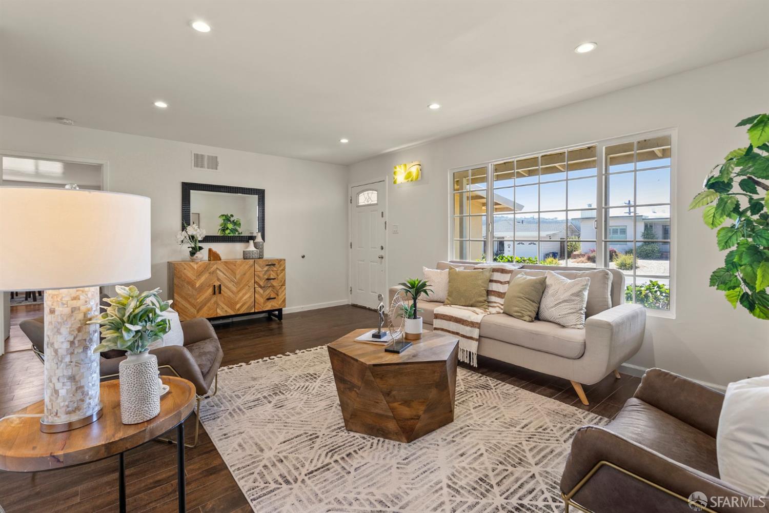 Detail Gallery Image 8 of 24 For 1015 Sunnyside Dr, South San Francisco,  CA 94080 - 3 Beds | 2 Baths