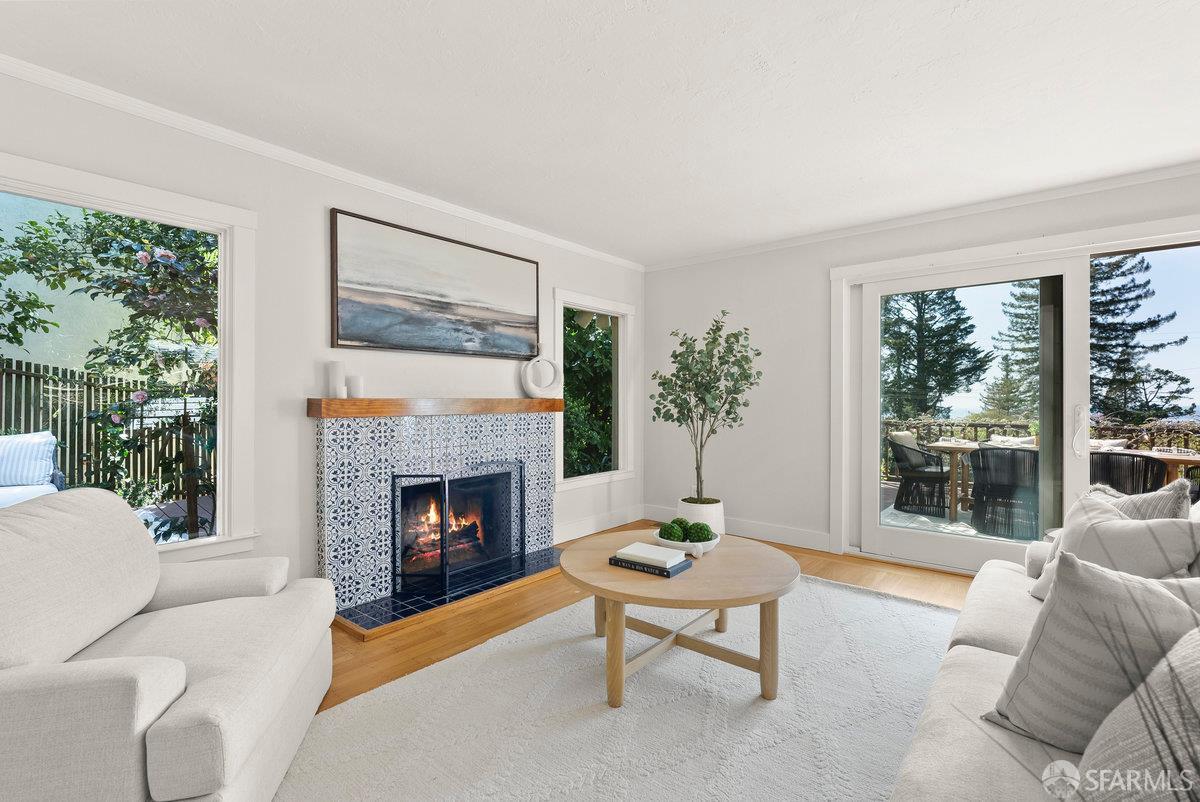 Detail Gallery Image 5 of 24 For 9018 Skyline Blvd, Oakland,  CA 94611 - 3 Beds | 2 Baths