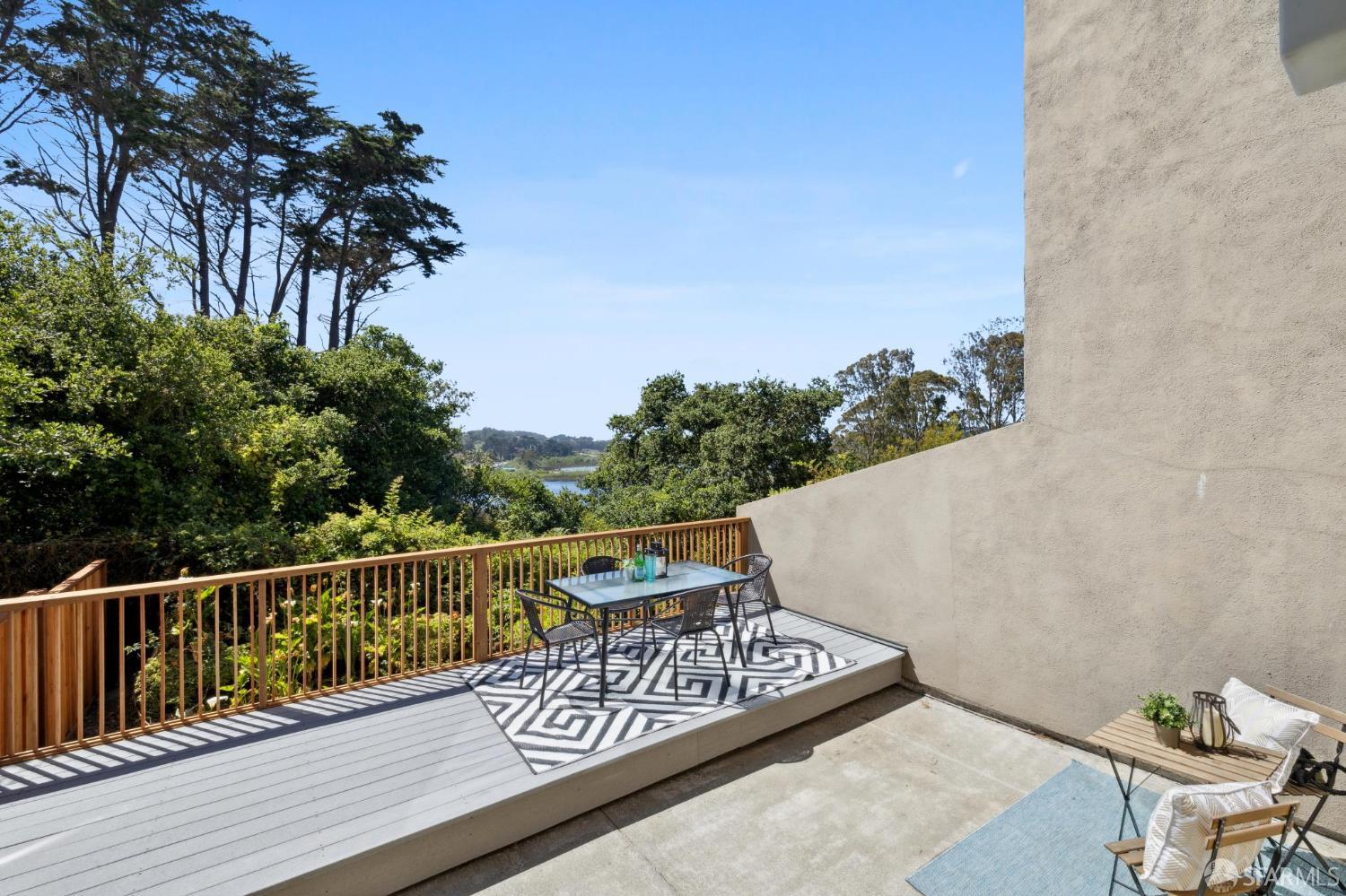 Detail Gallery Image 65 of 77 For 112 S Lake Merced Hls, San Francisco,  CA 94132 - 3 Beds | 2/1 Baths