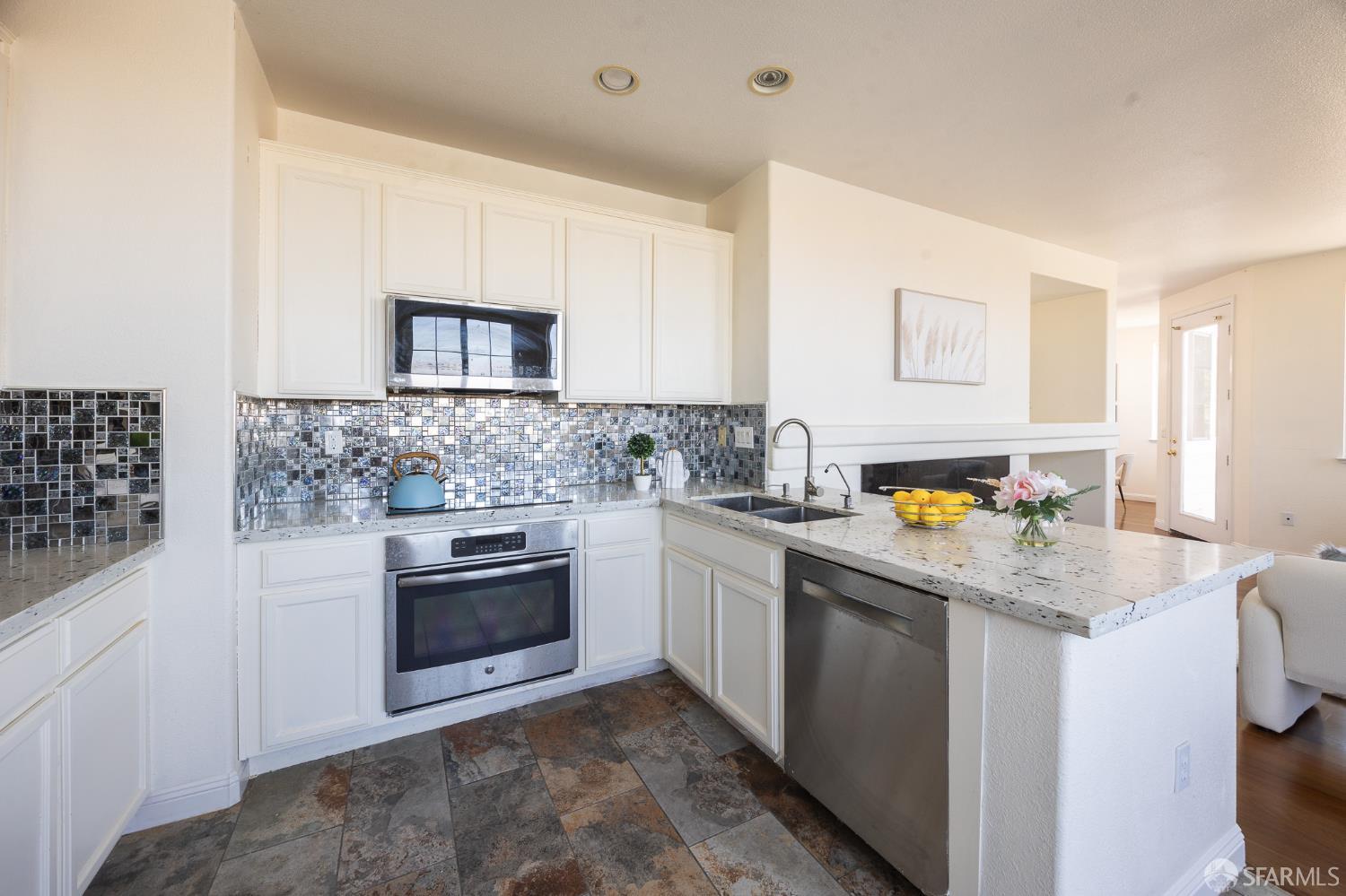 Detail Gallery Image 15 of 58 For 3044 Whisperwave Cir, Redwood City,  CA 94065 - 4 Beds | 2/1 Baths