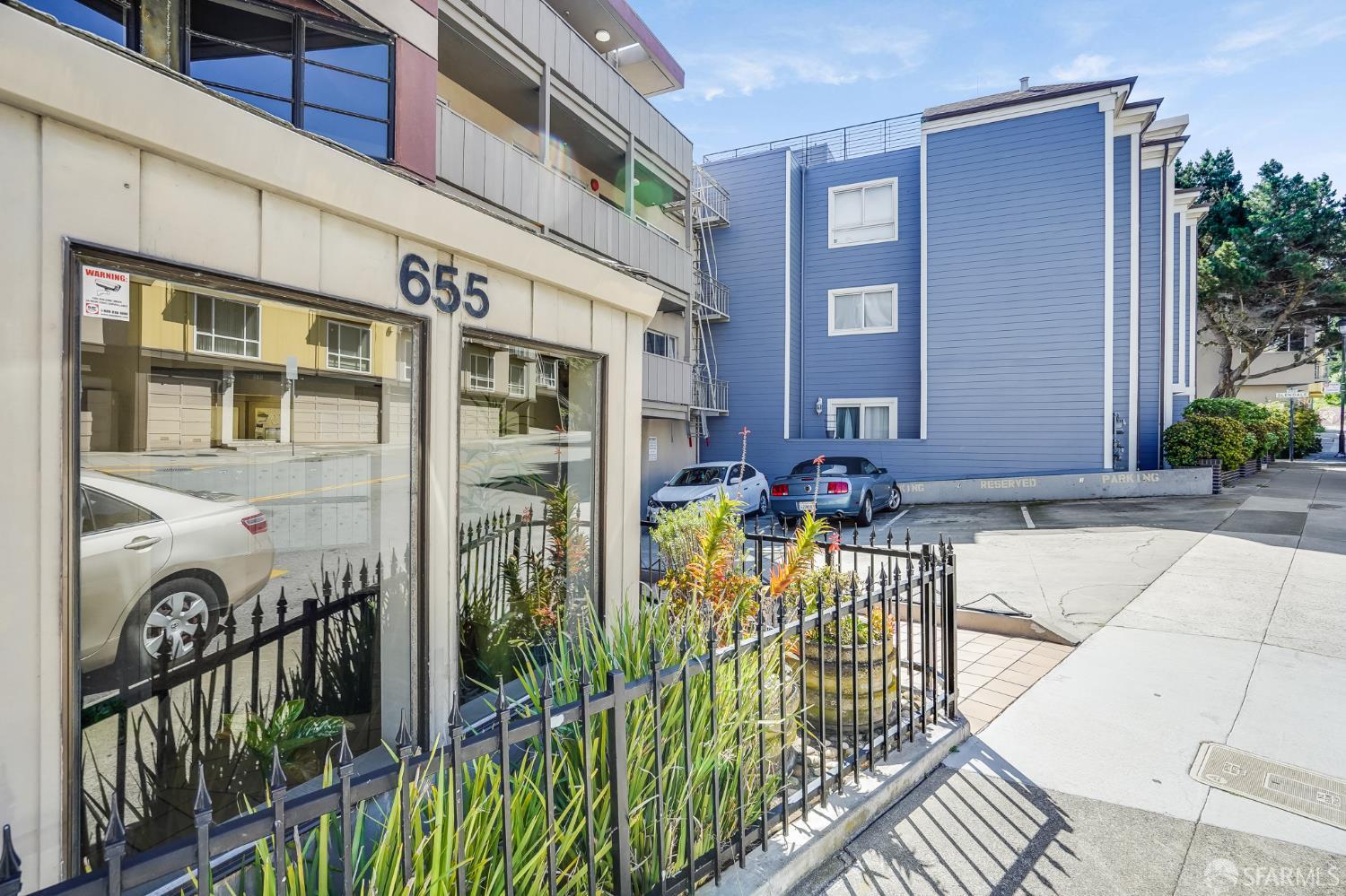 Detail Gallery Image 2 of 19 For 655 Corbett Ave #505,  San Francisco,  CA 94114 - 1 Beds | 1 Baths